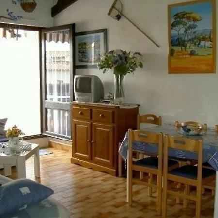 Апартаменты Cap D'agde, 1 Piece, 4 Personnes - Fr-1-249-61 Агд